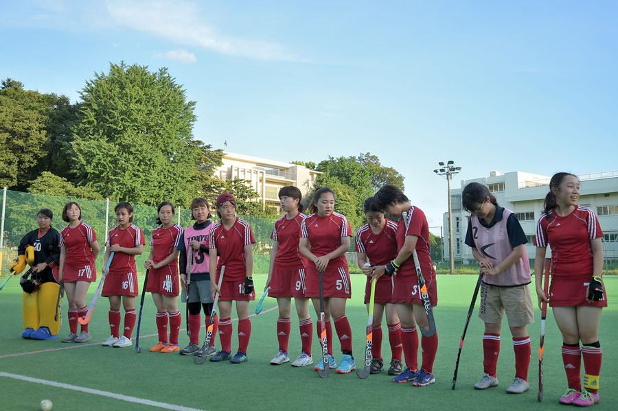 試合前の京都大学の選手ら。