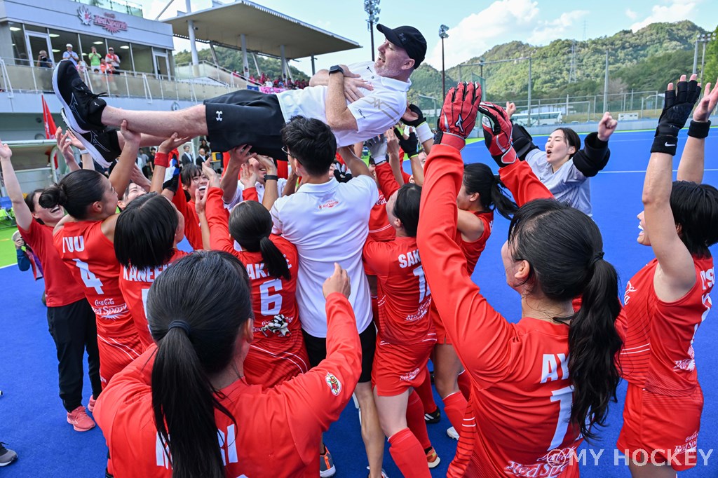 コーラが初代チャンピオン、ソニーに快勝 3位にグラクソ／第1回社会